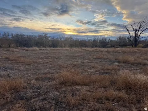 282 E 2000 S #9, Vernal, UT 84078 photo 2