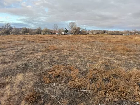 282 E 2000 S #9, Vernal, UT 84078 photo 3