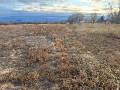170 E 2000 S #15, Vernal, UT 84078 photo 5