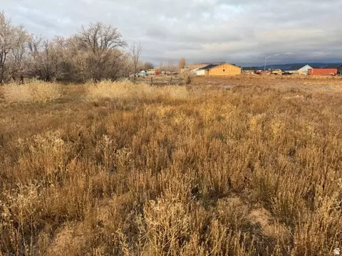 170 E 2000 S #15, Vernal, UT 84078 photo 3