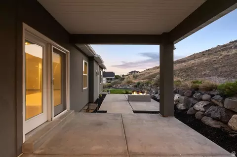 Exterior - 2891 E Sunset Dr, Eagle Mountain, UT 84005 photo 9 of 10