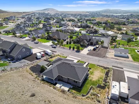 View/Area - 2891 E Sunset Dr, Eagle Mountain, UT 84005 photo 5 of 11