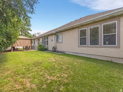 Exterior - 2093 E 9510 S, Sandy, UT 84092 photo 7 of 8