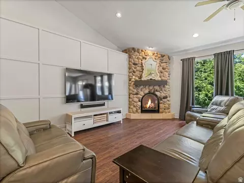 Living - 2093 E 9510 S, Sandy, UT 84092 photo 2 of 3