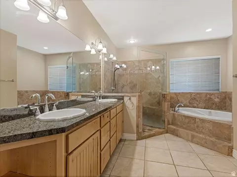 Bath - 2093 E 9510 S, Sandy, UT 84092 photo 2 of 5