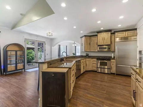 Kitchen - 2093 E 9510 S, Sandy, UT 84092 photo 1 of 4