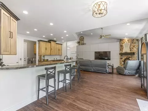 Kitchen - 2093 E 9510 S, Sandy, UT 84092 photo 4 of 4