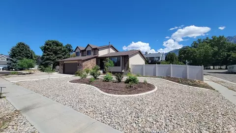 Exterior - 11153 S Silver Queen Cir, Sandy, UT 84094 photo 1 of 10