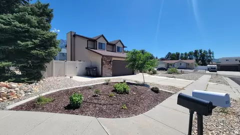 Exterior - 11153 S Silver Queen Cir, Sandy, UT 84094 photo 2 of 10