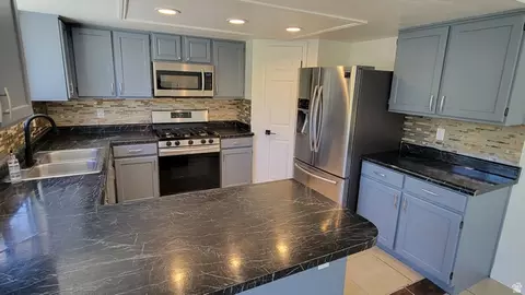 Kitchen - 11153 S Silver Queen Cir, Sandy, UT 84094 photo 2 of 4