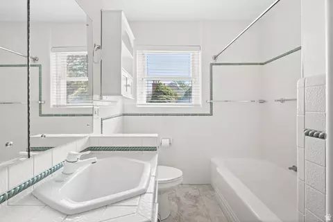 Bath - 3139 S Crestview Cir W, Bountiful, UT 84010 photo 2 of 3