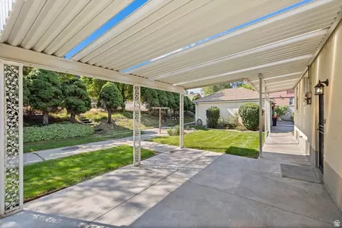 Exterior - 3139 S Crestview Cir W, Bountiful, UT 84010 photo 4 of 6