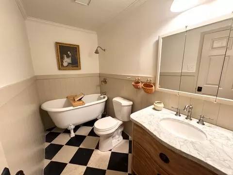 Bath - 1360 E 22nd St, Ogden, UT 84401 photo 3 of 6