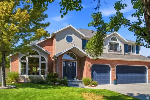 Exterior - 1617 E Cypress Way, Draper, UT 84020 photo 2 of 25
