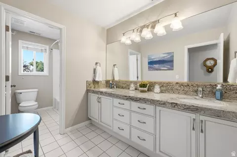 Bath - 1617 E Cypress Way, Draper, UT 84020 photo 3 of 5