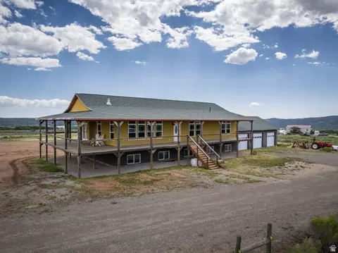 1 Tobe Day Rd, La Sal, UT 84530