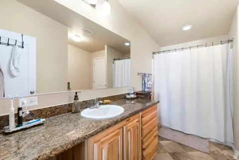 Bath - 1404 E Dickison Ln, Manila, UT 84046 photo 1 of 4