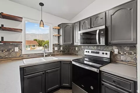 Kitchen - 924 E 1275 N, Ogden, UT 84404 photo 4 of 7