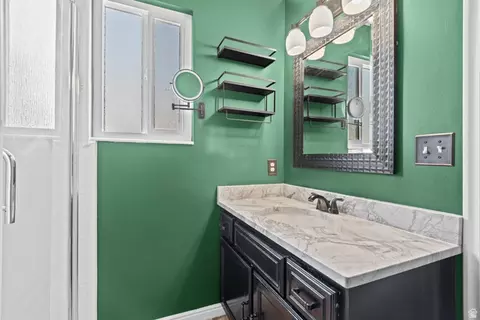 Bath - 924 E 1275 N, Ogden, UT 84404 photo 2 of 3