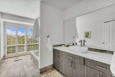 Bath - 2128 E 11270 S, Sandy, UT 84092 photo 3 of 5