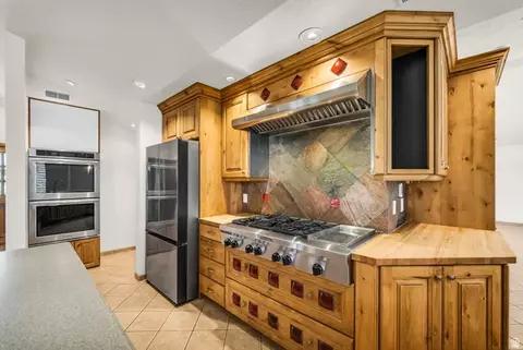 Kitchen - 2128 E 11270 S, Sandy, UT 84092 photo 4 of 4