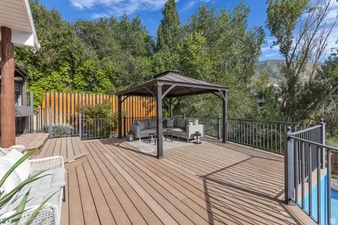Exterior - 2128 E 11270 S, Sandy, UT 84092 photo 8 of 10