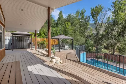 Exterior - 2128 E 11270 S, Sandy, UT 84092 photo 9 of 10