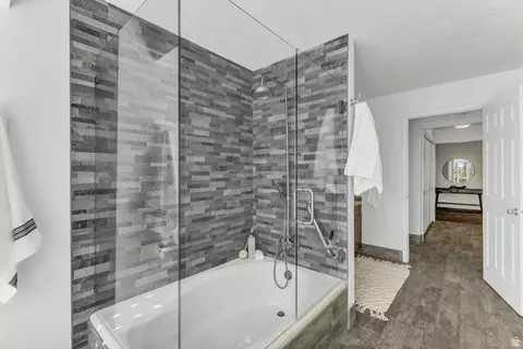 Bath - 2128 E 11270 S, Sandy, UT 84092 photo 2 of 5