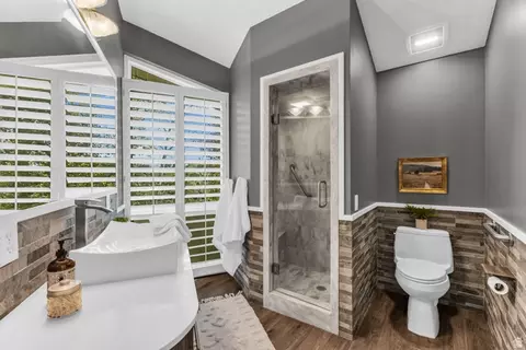 Bath - 2128 E 11270 S, Sandy, UT 84092 photo 1 of 5