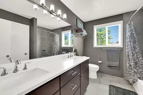 Bath - 9035 S 1700 E, Sandy, UT 84093 photo 6 of 7