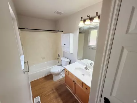 Bath - 455 S 940 W, Orem, UT 84058 photo 2 of 5