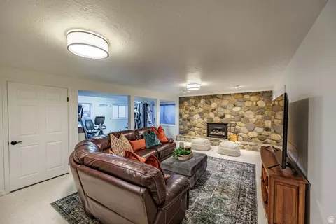 Living - 4182 W Juniper Cir, Alpine, UT 84004 photo 6 of 6