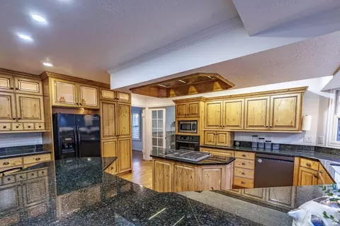 Kitchen - 4182 W Juniper Cir, Alpine, UT 84004 photo 2 of 4