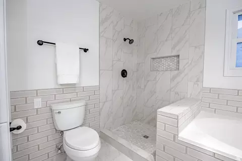 Bath - 4182 W Juniper Cir, Alpine, UT 84004 photo 2 of 4