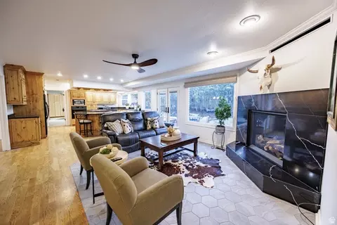 Living - 4182 W Juniper Cir, Alpine, UT 84004 photo 4 of 6