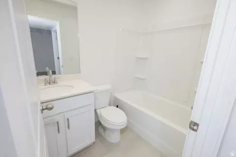 Bath - 84 E Hamblin Ln, Clearfield, UT 84015 photo 3 of 3
