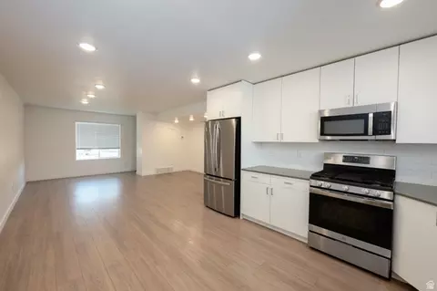 Kitchen - 84 E Hamblin Ln, Clearfield, UT 84015 photo 3 of 3