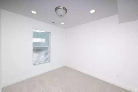Bedroom - 84 E Hamblin Ln, Clearfield, UT 84015 photo 1 of 2