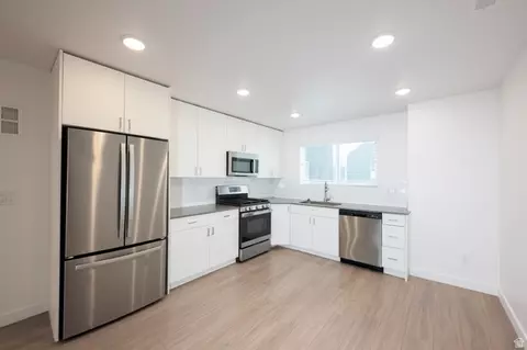Kitchen - 84 E Hamblin Ln, Clearfield, UT 84015 photo 1 of 3