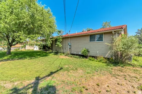 Exterior - 8384 S 1370 E, Sandy, UT 84093 photo 3 of 5