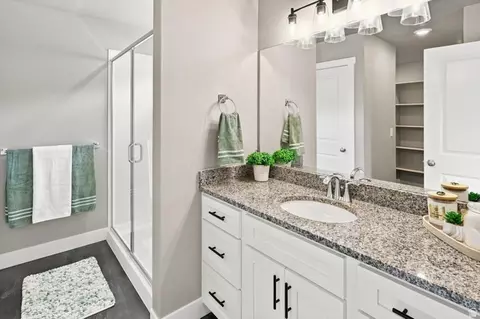 Bath - 809 S 270 E #2, Smithfield, UT 84335 photo 2 of 4