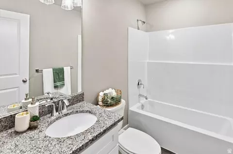 Bath - 809 S 270 E #2, Smithfield, UT 84335 photo 4 of 4
