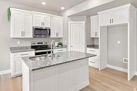 Kitchen - 809 S 270 E #2, Smithfield, UT 84335 photo 2 of 7