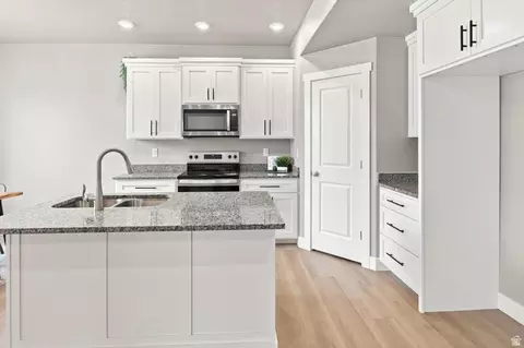 Kitchen - 809 S 270 E #2, Smithfield, UT 84335 photo 3 of 7