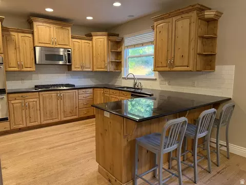 Kitchen - 2388 E 850 S, Springville, UT 84663 photo 1 of 2