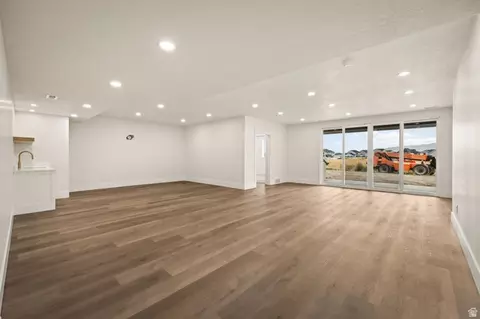 Living - 342 E Holdaway Ln N, Vineyard, UT 84059 photo 3 of 3