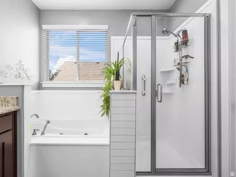 Bath - 9203 S Brighton Dr, Sandy, UT 84070 photo 2 of 4