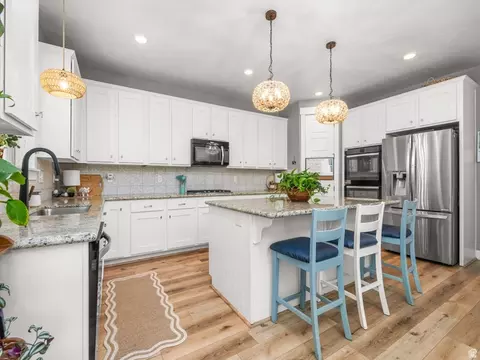 Kitchen - 9203 S Brighton Dr, Sandy, UT 84070 photo 2 of 3