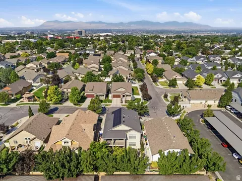 View/Area - 9203 S Brighton Dr, Sandy, UT 84070 photo 2 of 2