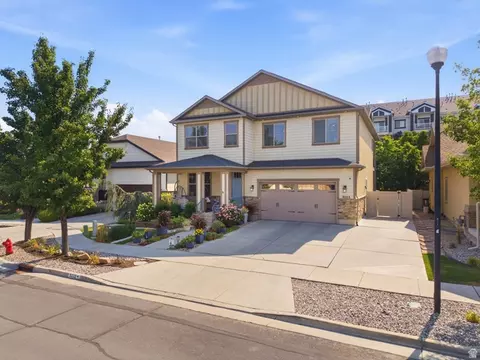 Exterior - 9203 S Brighton Dr, Sandy, UT 84070 photo 2 of 5